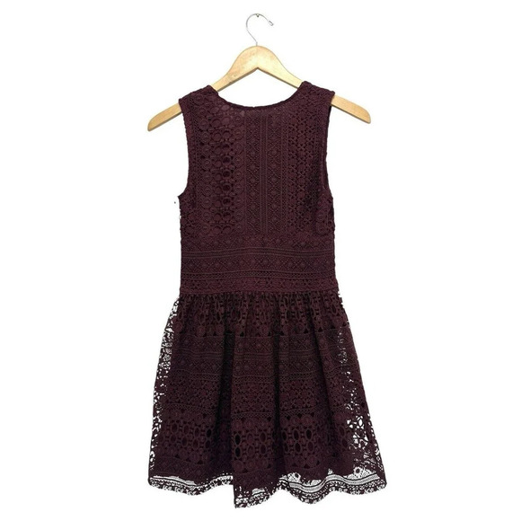 Abercrombie & Fitch Lace Crochet V-Neck Skater Dress Burgundy Mini Dark Romantic - Picture 8 of 14